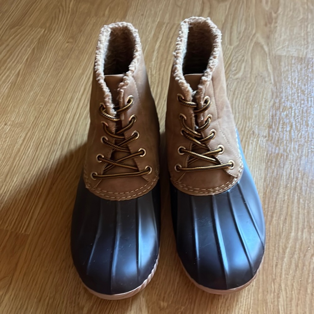 Henry Ferrera Snow Boots